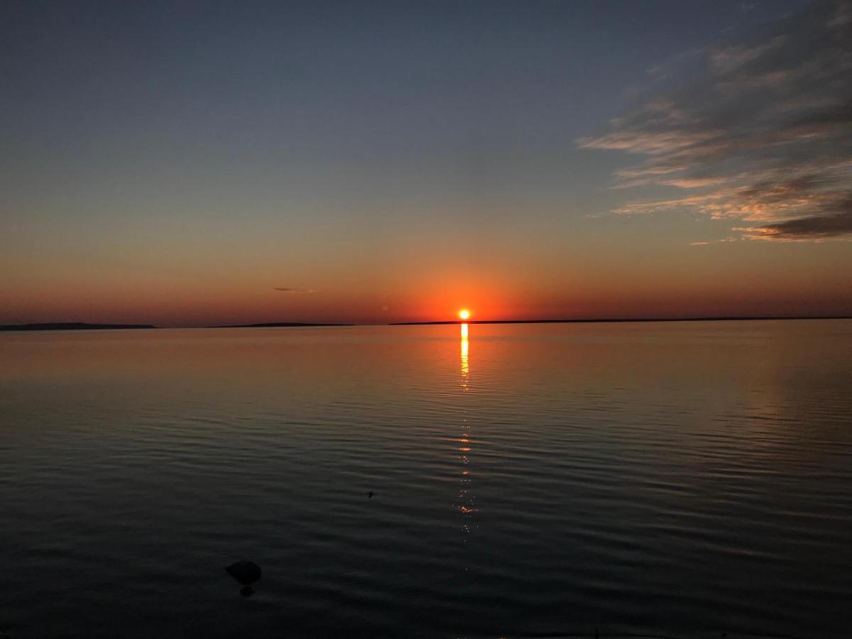 Mackinaw Beach And Bay Inn & Suites Макіно-Сіті Екстер'єр фото