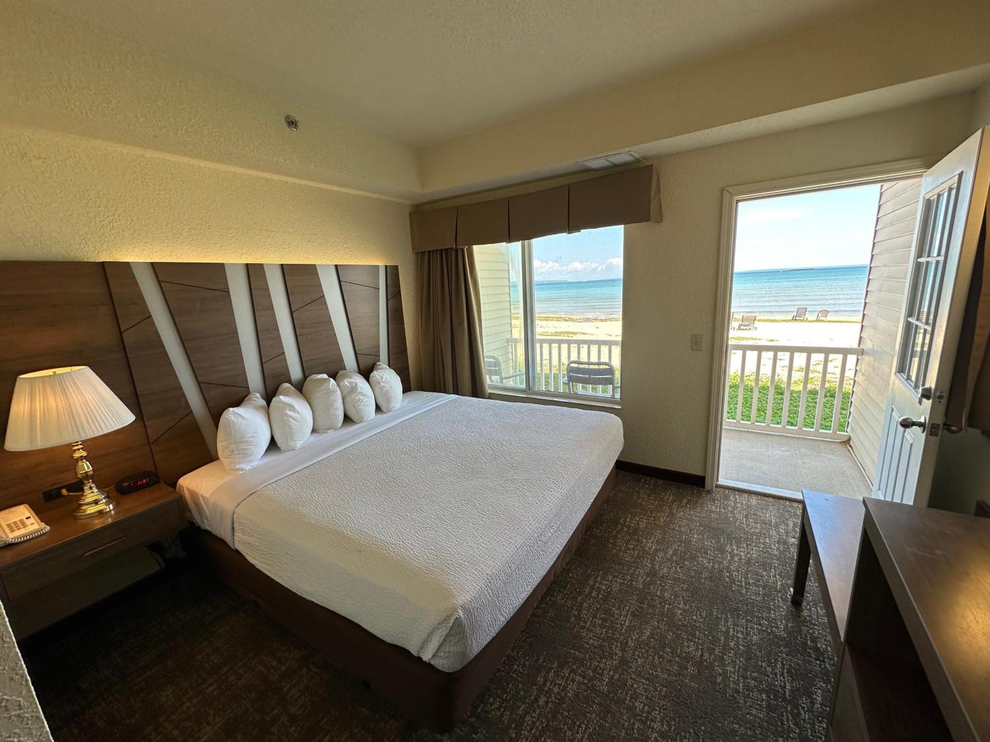 Mackinaw Beach And Bay Inn & Suites Макіно-Сіті Екстер'єр фото